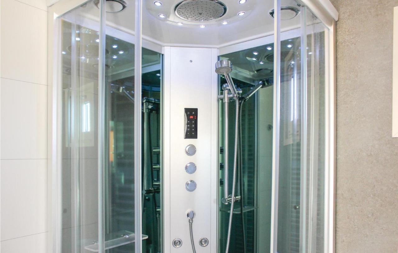 Nice Home In Sint-Annaland With Sauna Dış mekan fotoğraf